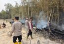 Respons Laporan 110, Polsek Batanghari Leko Turun Langsung Padamkan Kebakaran Lahan di Tanah Abang